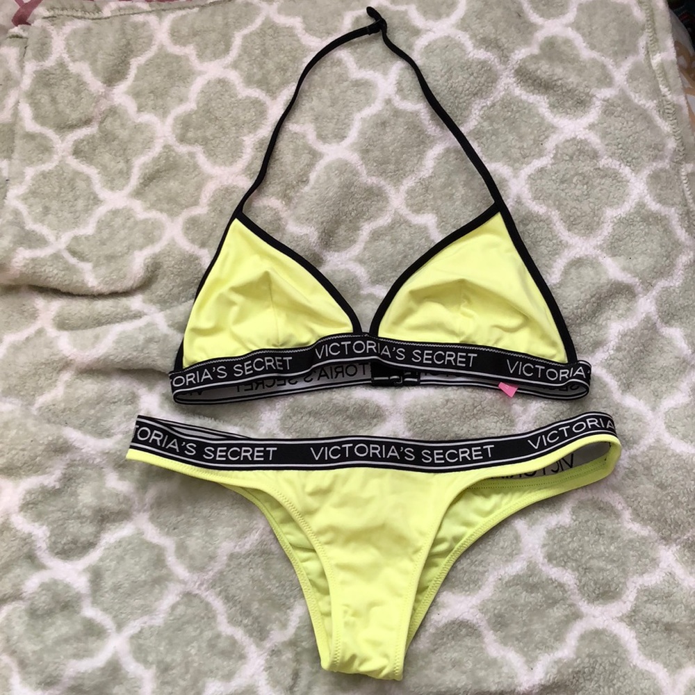 Victoria’s Secret bikini